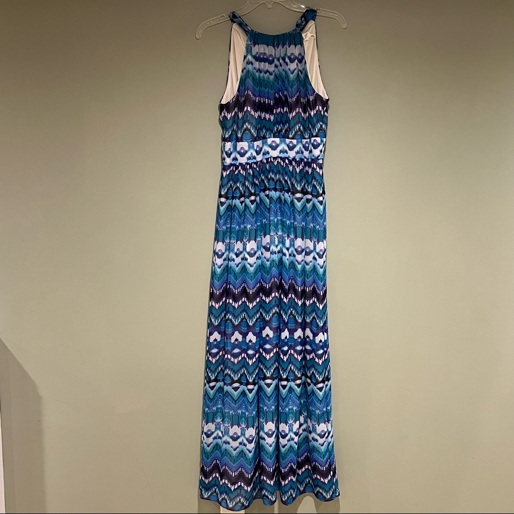 Patterned Maxi Dress - Picture 2 of 6